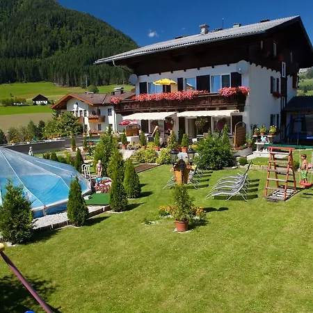 Familiengaestehaus Ingrid Sankt Martin am Tennengebirge